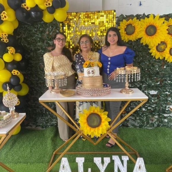 Meet your Posher, Karen - Picture 1 of 1